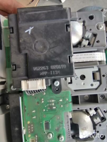 Плафон салонный Lexus RX300 RX330 RX350 RX400H XU3