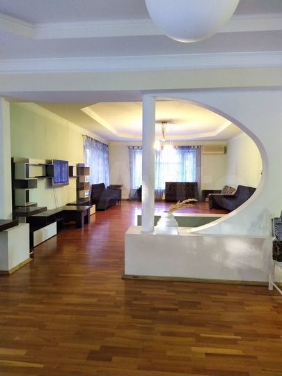 Коттедж 531 м² на участке 91 сот.