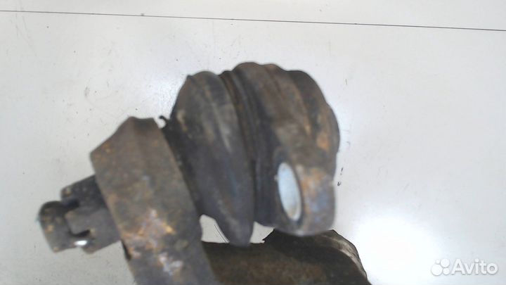 Рычаг подвески Toyota Previa (Estima), 1995