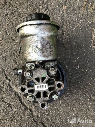 Насос гидроусилителя Toyota Corolla Verso