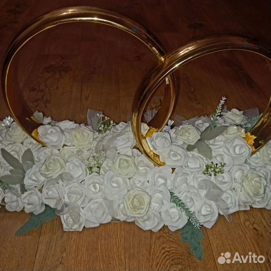 Свадебные кольца на машину