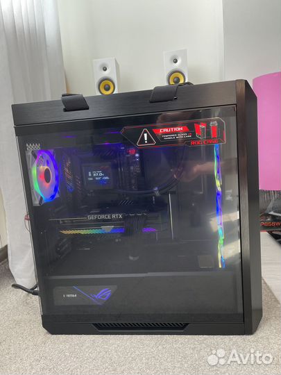 Мощный игровой компьютер Asus ROG Strix Helios