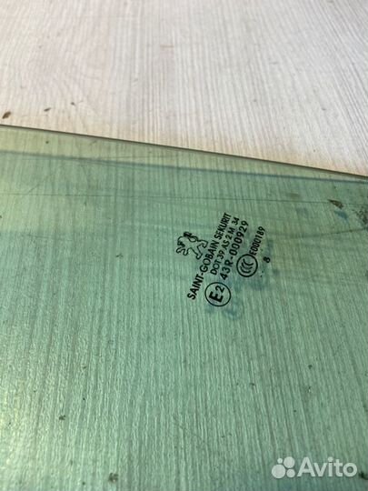 Стекло заднее правое Peugeot 308 EP6DT