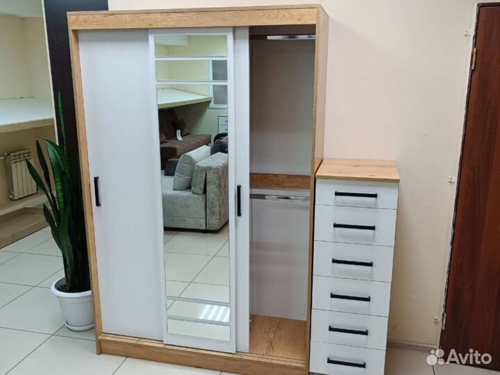 Шкаф зеркальный