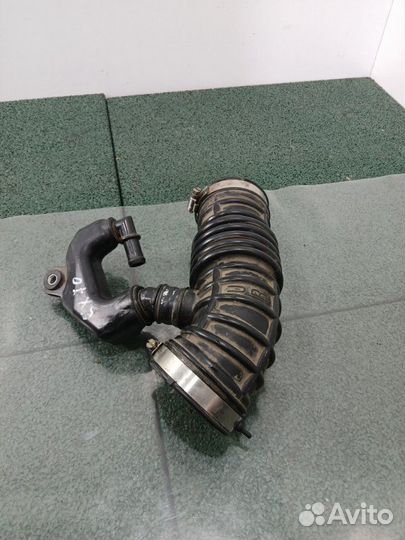 Патрубок воздушного фильтра правый Infiniti Qx70