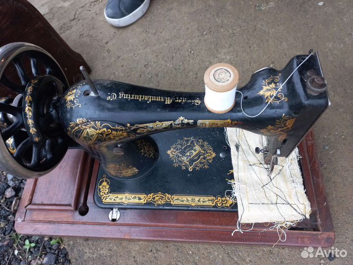 Швейная машина Singer