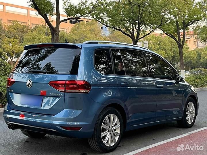 Volkswagen Touran 1.4 AMT, 2022, 18 800 км