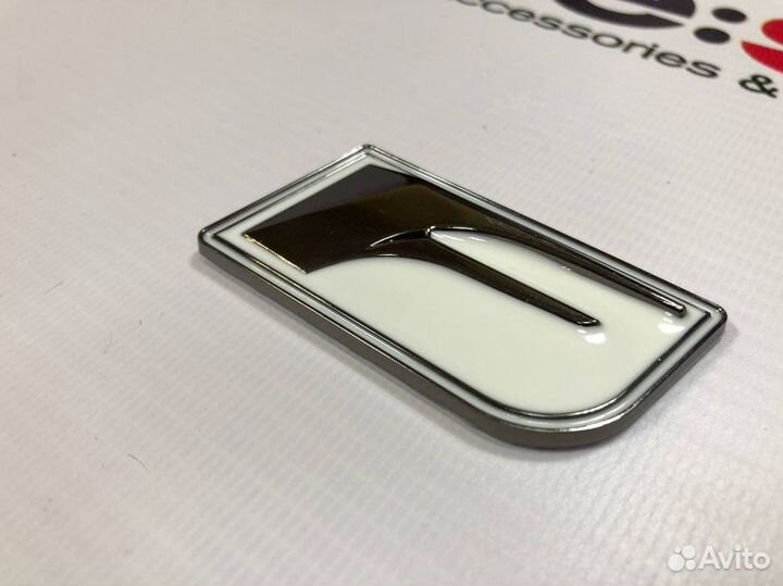 Эмблема Lexus F-Sport Короткая R152