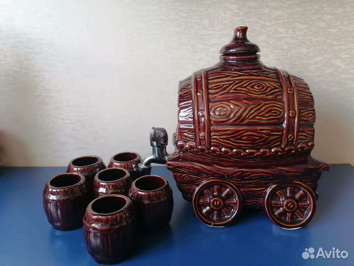 Бочонок для вина и 6 рюмок