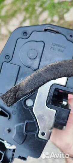 Замок тросик двери Nissan Teana J32