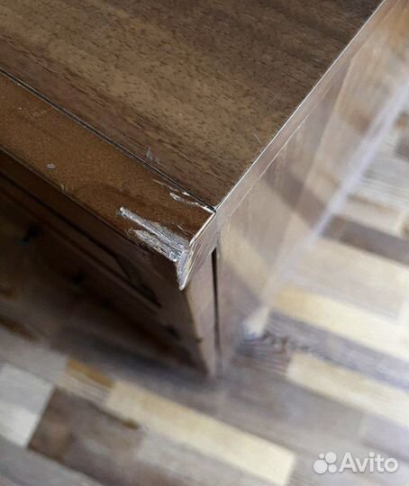 Письменный стол из массива дерева