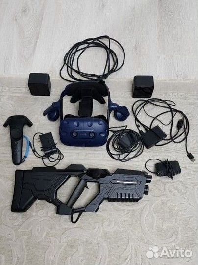 HTC vive pro + Контроллеры 2шт Базовые станции 2шт