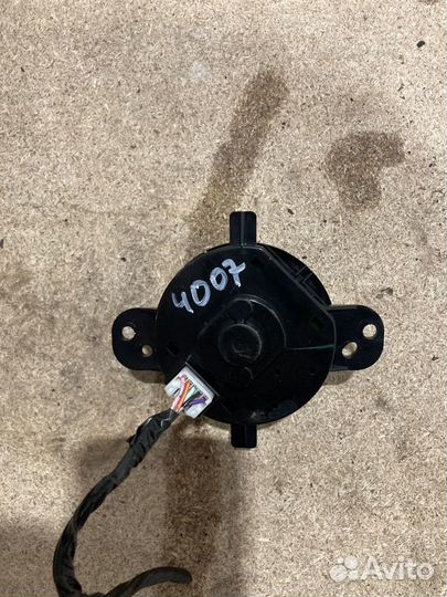 Кнопка управления трансмиссией Peugeot 4007