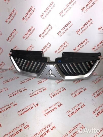 Решетка радиатора передняя Mitsubishi Outlander Xl