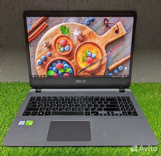 Игровой Ноутбук Asus i5-8250 GTX 1050 год гарантия