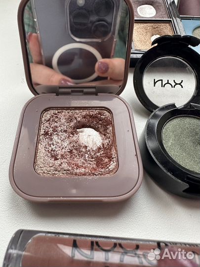 Косметика. Тени, пудра, тени для бровей