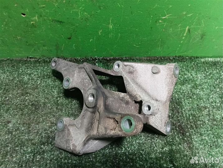 Кронштейн гур Subaru Tribeca WX 2007