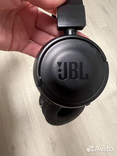 Беспроводные наушники jbl