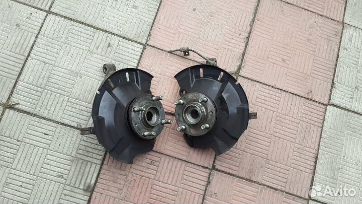 Hyundai Solaris поворотный кулак в сборе