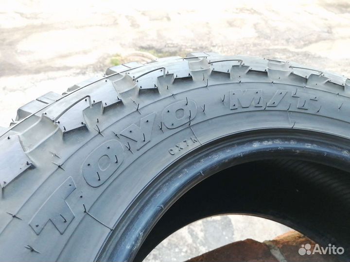 Toyo Open Country M/T 265/70 R17