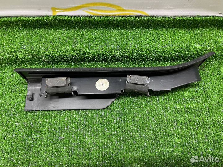 Накладка на порог левая Mercedes-Benz C-Класс