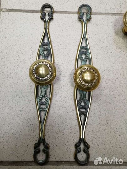 Старинные дверные ручки с накладками