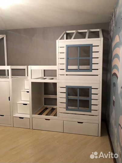 Детская двухъярусная кроватка домик