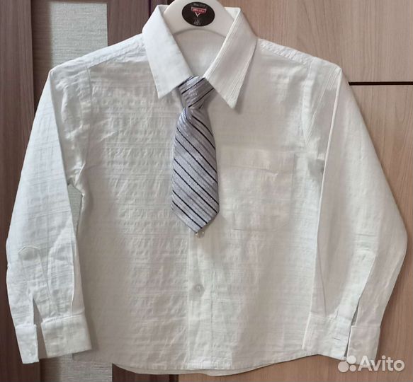 Рубашка белая с галстуком