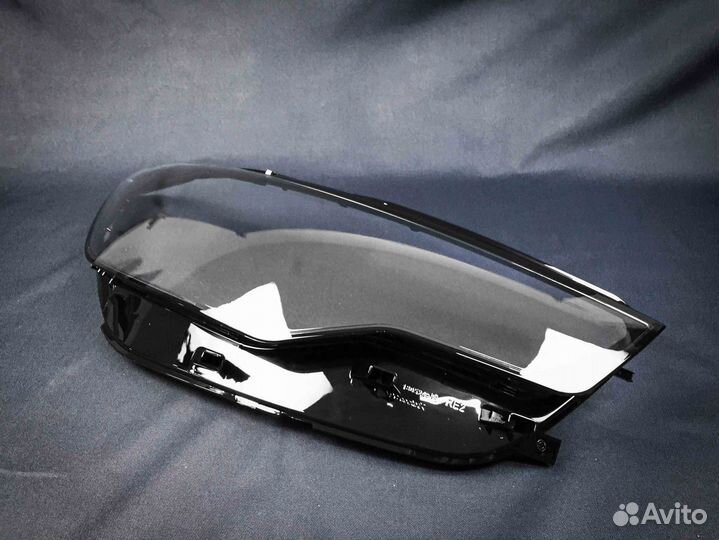 Стекло правой фары Audi A6 2011-2014