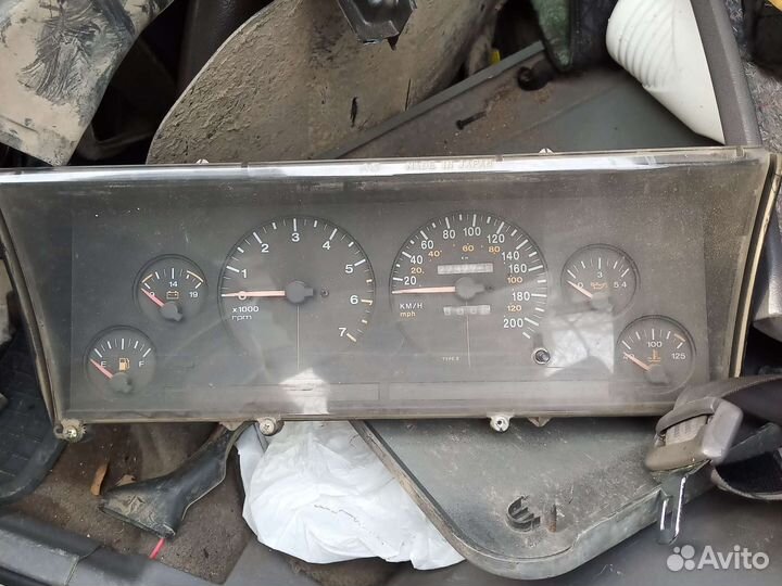 Щиток приборов jeep grand Cherokee zj в км