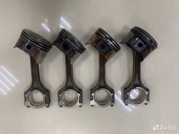 Поршень с шатуном Ford Fiesta CB1 spja 2009