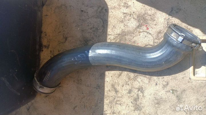 Патрубок интеркуллера Mercedes c204 cdi