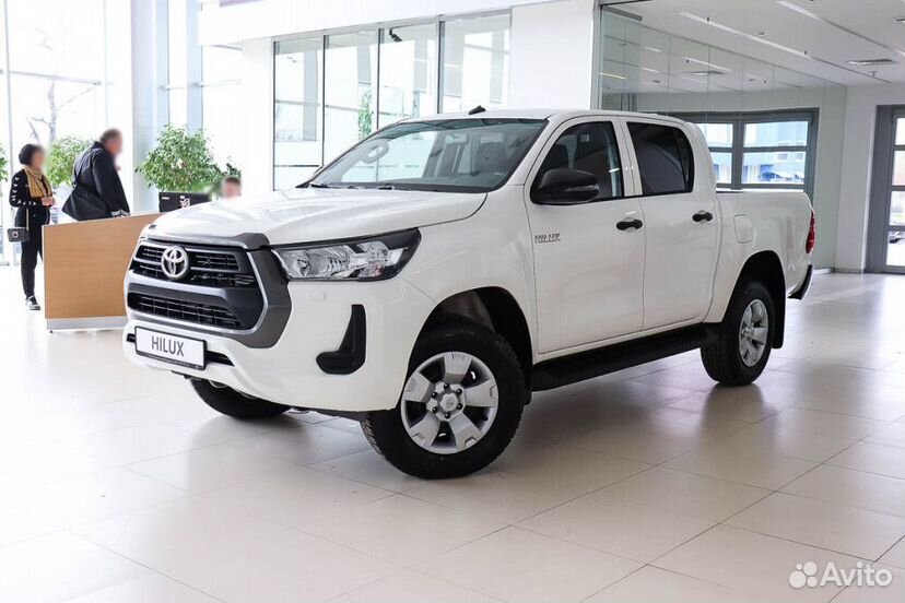 Toyota Hilux 2.4 MT, 2023