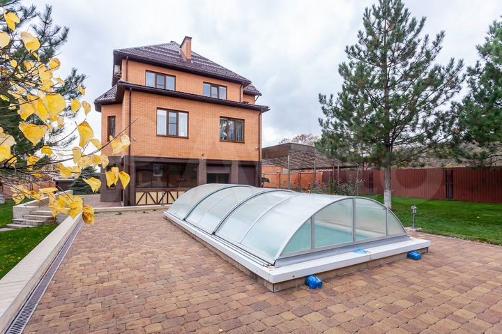 Дом 252,7 м² на участке 20 сот.