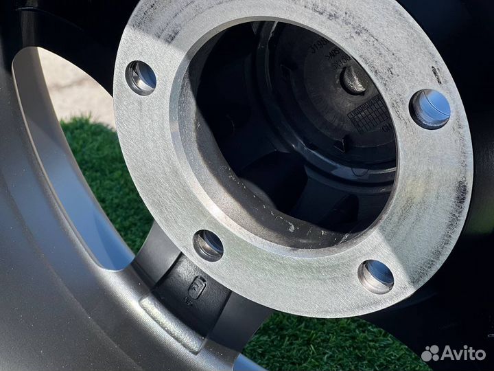 Диски Work Crag на Land Cruiser r17