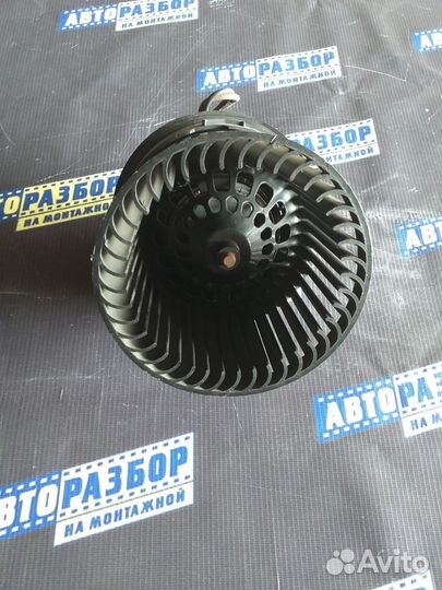 Мотор отопителя Пежо 308