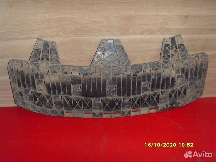 Кронштейн переднего бампера 13144338 Opel Zafira B