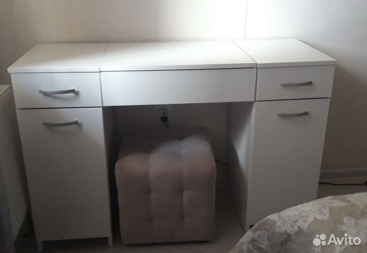 Туалетный столик с зеркалом бу