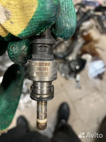 Форсунка инжекторная электрическая VAG 06E906036Q