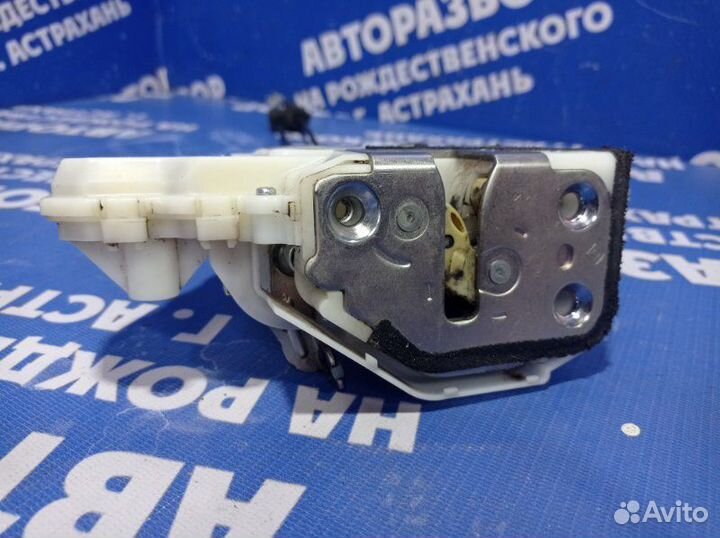 Передний правый замок двери Honda Fit хэтчбек 2012