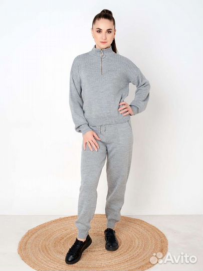 Вязаный спортивный женский костюм (42-44)