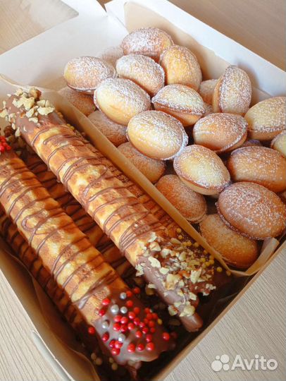 Орешки со сгущенкой и вафельные трубочки