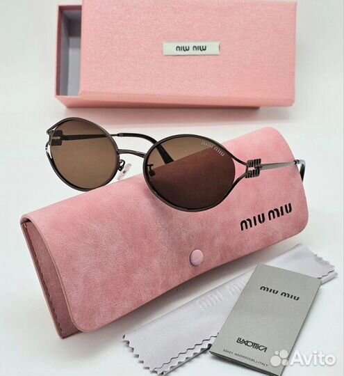 Солнцезащитные очки miu miu