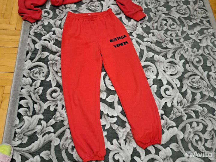 Спортивный костюм женский