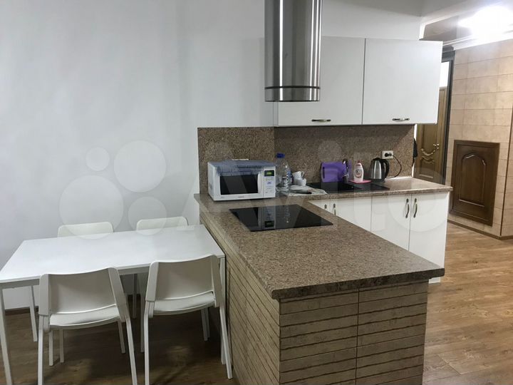 2-к. квартира, 68 м², 1/10 эт.