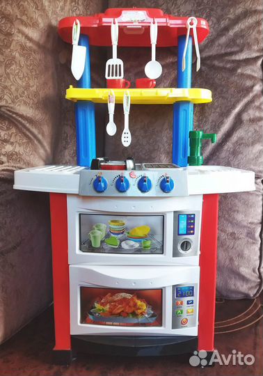 Детская кухня игрушечная со звуком, светом,посудой