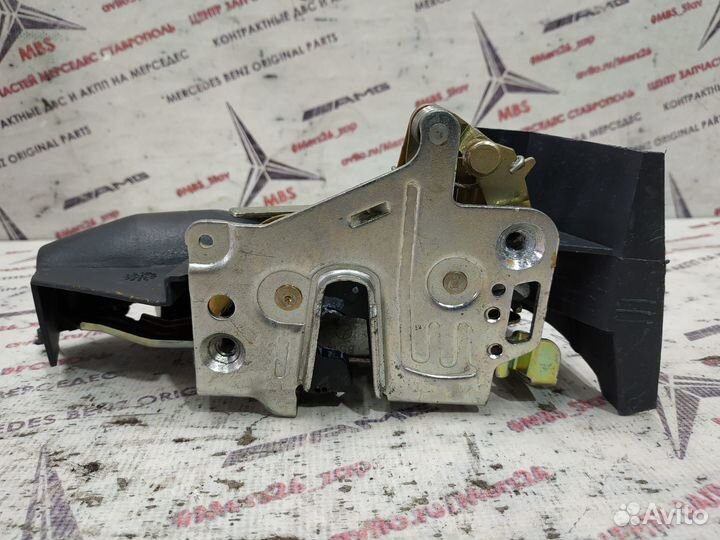 Замок двери w210 Mercedes задний левый