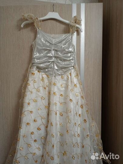 Нарядное платье