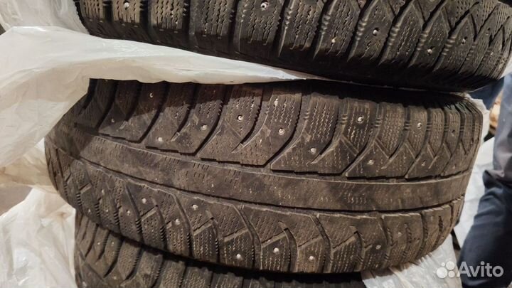 Bridgestone Ice Cruiser 7000 225/65 R17 106