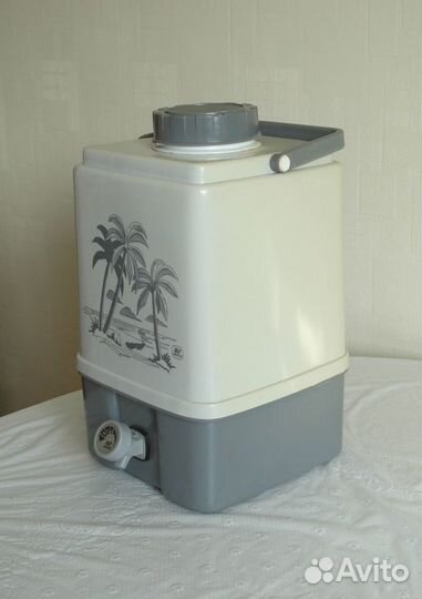 Переносной лимонадник со льдом